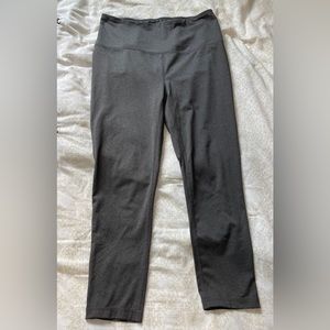 Reebok - Women’s Medium - 3/4 length Athletic Pant